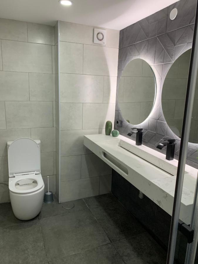 2 Bedroom Apartment 贝纳尔马德纳 外观 照片